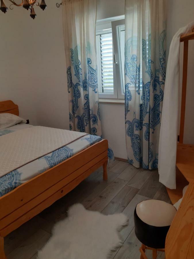 Marina Apartment Sutivan