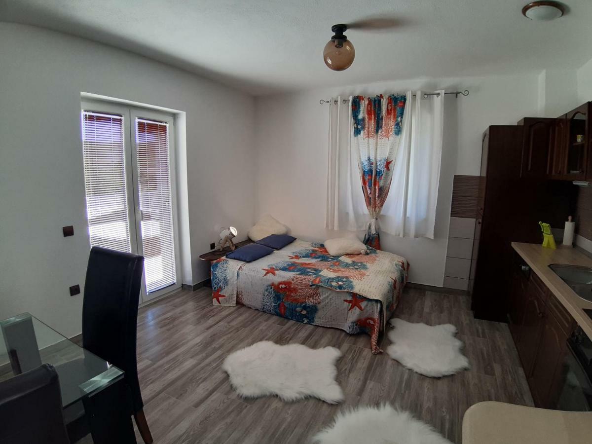 Apartment Marina Sutivan